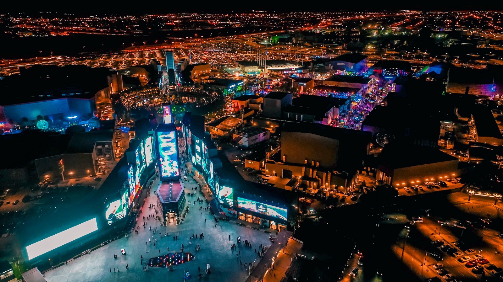 أنشطة متنوعة لجميع أفراد العائلة في منطقة الفعاليات ضمنموسم الجيمرز: أرض الأبطال